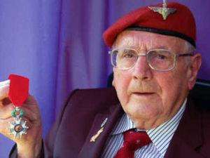 Supporting image for story: France's top honour for Shropshire war veteran