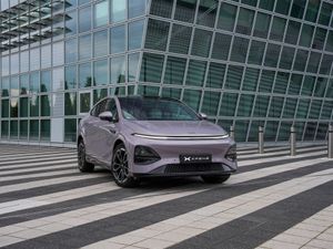 Supporting image for story: Updated Xpeng G6 to launch in UK priced from £39,990