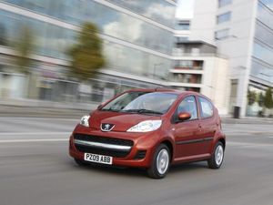 Supporting image for story: Used car prices remain stable, despite coronavirus outbreak