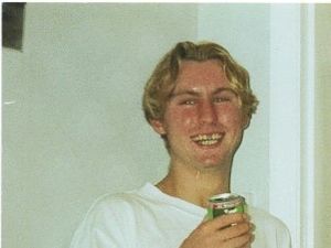 Supporting image for story: Family whose son died in a car accident backs organ donation campaign