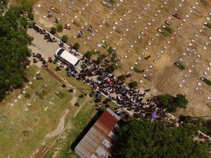 Supporting image for story: Peter Rhodes on the cars we should have kept, the Corbyn inquiry and why a single image changes nothing