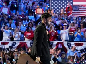 Supporting image for story: Mumford & Sons encourage ‘voting plan’ at Kamala Harris rally