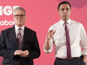 Supporting image for story: Starmer distances himself from Rayner and Sarwar in row over Abbott