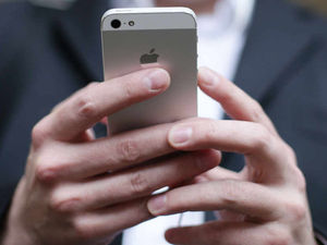 Supporting image for story: Man, 18, robbed of his iPhone in Telford