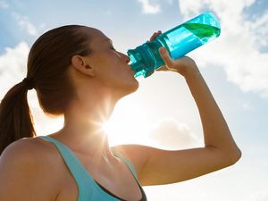 Supporting image for story: 10 signs you are not drinking enough water