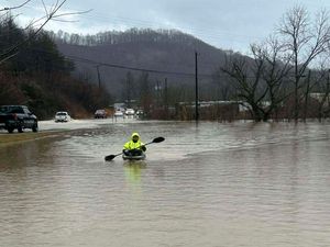 Supporting image for story: At least nine dead as parts of the US are hit by severe weather