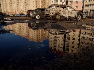 Supporting image for story: Missile sparks blaze in Ukraine as Kyiv’s troops push into Russia’s Kursk region