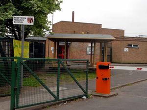 Supporting image for story: Teachers strike at West Bromwich primary school over academy plans