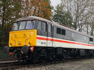 Supporting image for story: Vintage rail service offers passengers first class from London to Wolverhampton £60 cheaper than 2022 prices