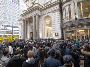 Supporting image for story: iPhone X: Overnight queues in West Midlands as thousands wait to get hands on new phone