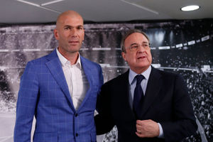 Real Madrid's President Florentino Perez, right, stands with coach Zinedine Zidane