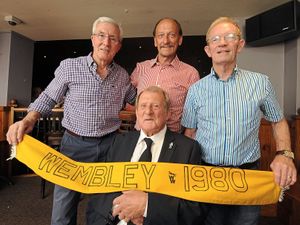 Supporting image for story: Former Wolves boss John Barnwell and old boys reunite