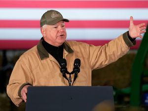 Supporting image for story: Kamala Harris chooses Minnesota governor Tim Walz to be election running mate