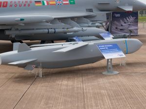 Supporting image for story: Press US to give Ukraine go-ahead to use Storm Shadow missiles, urge Tories