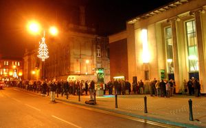 Fans queue to see Ken Dodd at the Wolverhampton Civic Hall in 2007