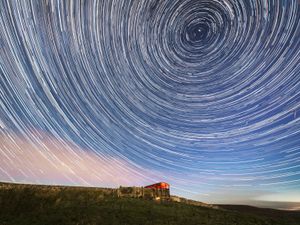 Supporting image for story: Geminid meteor shower set to illuminate night skies