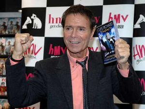 Supporting image for story: Sir Cliff Richard's fans make his Birmingham visit special