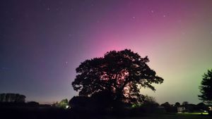 Taken by Gareth Davies, just west of Shrewsbury