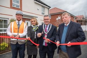 Councillor Andy Hall officially opening Barratt Homes' show homes at Talbot Place
