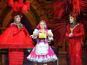 Supporting image for story: Panto star Ceri Dupree talks about starring in the country's biggest show at Birmingham Hippodrome