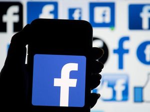 Supporting image for story: Facebook tightens rules on US political adverts ahead of presidential election
