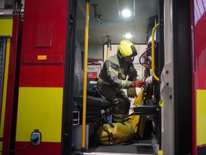 Supporting image for story: Residents evacuated from homes as 125 firefighters battle wildfire