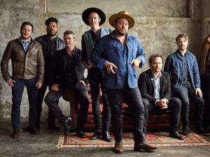 Supporting image for story: Rateliff goes back to Colorado roots to produce fine new showcase album