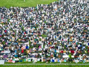 Supporting image for story: 30,000 Muslims gather in Birmingham park for one of Europe's largest Eid celebrations