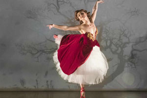 Supporting image for story: Ashley Shaw talks ahead of The Red Shoes at Birmingham Hippodrome