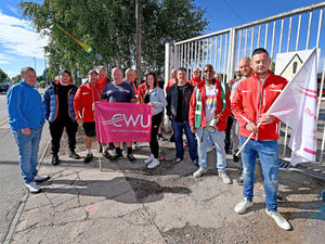 Supporting image for story: West Midlands postal workers down tools in first day of strike action over pay