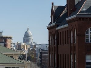 Supporting image for story: This guy is hoping to get enough retweets to earn a scholarship to medical school