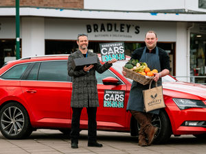 Supporting image for story: Taxi drivers take on new role to help those self isolating