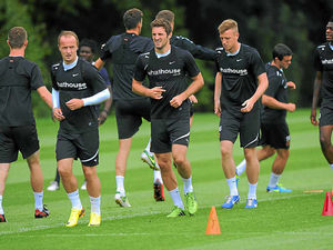 Supporting image for story: Wolves players training - in pictures