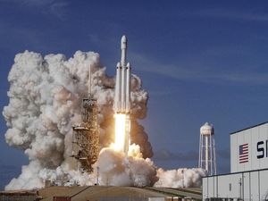 Supporting image for story: 4 aerospace firms that could rival SpaceX and launch humans into space