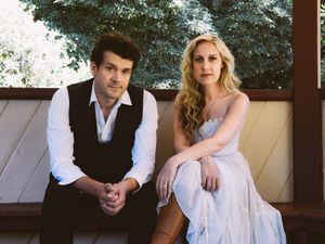 Supporting image for story: The Weeping Willows - Australian folk duo heading to the Midlands