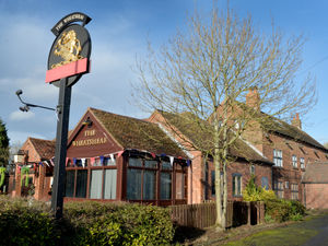 Supporting image for story: Closed pub to reopen next week after previous landlord hit by spiralling costs


