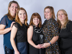 Supporting image for story: Cricketing heroes take centre stage