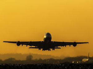 Supporting image for story: Airport expansion puts UK climate targets in ‘serious jeopardy’, MPs warn