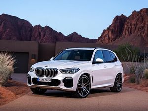 Supporting image for story: BMW introduces a new mild-hybrid diesel option for its X5 and X6