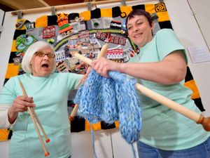 Supporting image for story: Wolverhampton 'Yarnival' entertains crowds