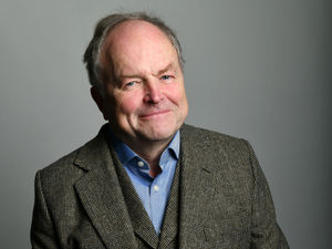 Supporting image for story: Clive Anderson talks Macbeth, Tony Blair and the Bee Gees ahead of Shrewsbury show
