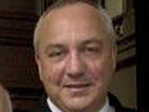 Supporting image for story: Top policeman stands down