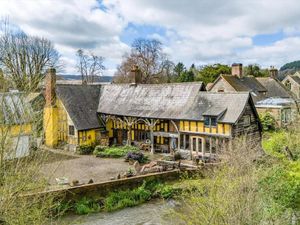 Supporting image for story: Inside the quirky 17th century former schoolhouse up for sale in south Shropshire
