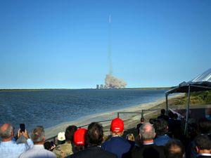 Supporting image for story: SpaceX launches giant Starship rocket as Donald Trump and Elon Musk watch on