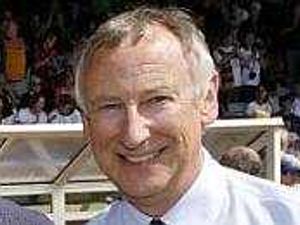 Supporting image for story: Bowlers aiming for final