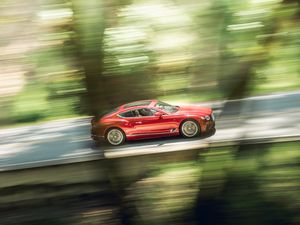 Supporting image for story: Bentley updates options for Continental GT