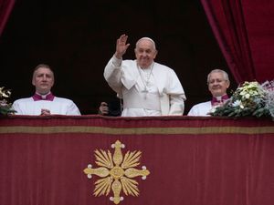 Supporting image for story: Pope blasts weapons industry as he makes Christmas appeal for world peace