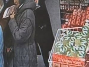 Supporting image for story: CCTV images released after large amounts of cash stolen from handbag in West Bromwich