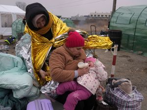 Supporting image for story: Visas granted for fleeing Ukrainians will rise ‘very quickly’, says minister