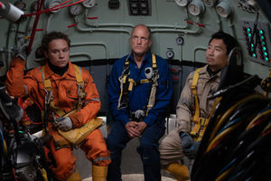 Last Breath: Finn Cole stars as Chris Lemons, Woody Harrelson as Duncan Allcock and Simu Liu as Dave Yuasa